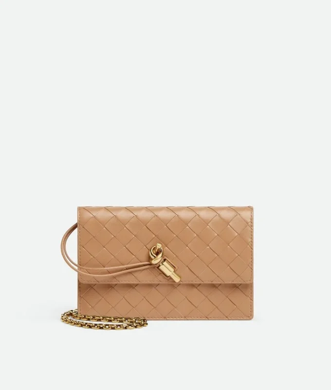Andiamo-pouch med kedja Andiamo-pouch med kedja