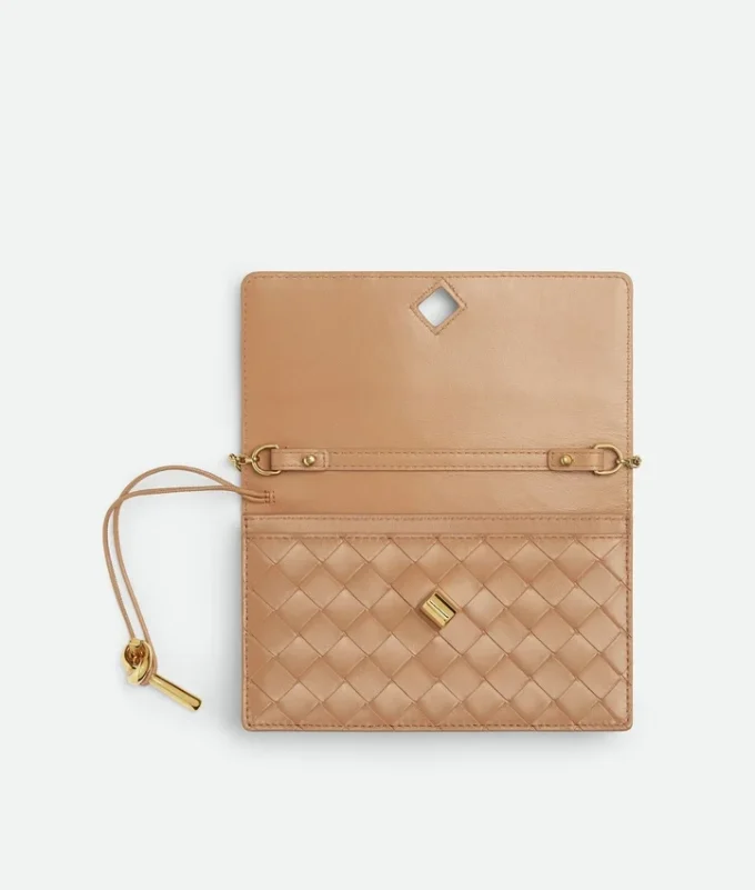 Andiamo-pouch med kedja Andiamo-pouch med kedja