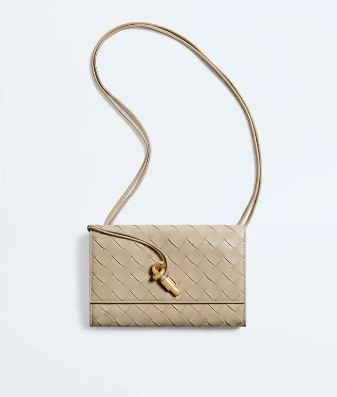 Andiamo-pouch med rem Andiamo-pouch med rem