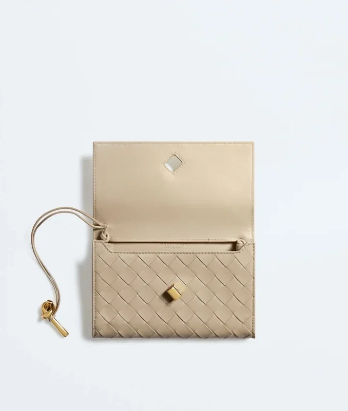 Andiamo-pouch med rem Andiamo-pouch med rem