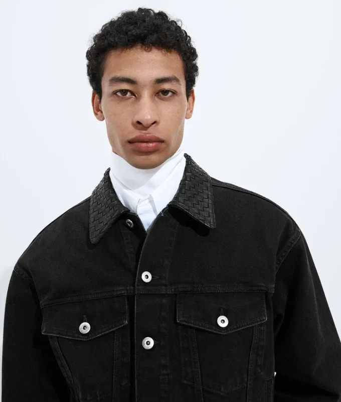 Blek svart jeansjacka Blek svart jeansjacka