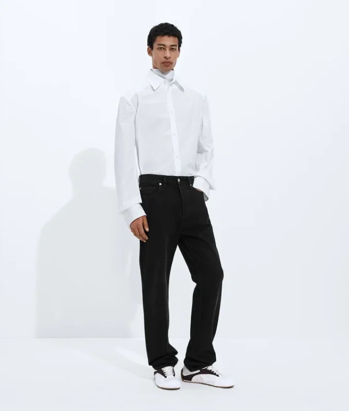Blekta svarta jeans med raka ben Blekta svarta jeans med raka ben