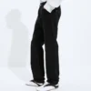 Blekta svarta jeans med raka ben Blekta svarta jeans med raka ben