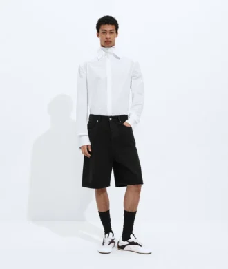 Blekta svarta jeansshorts
