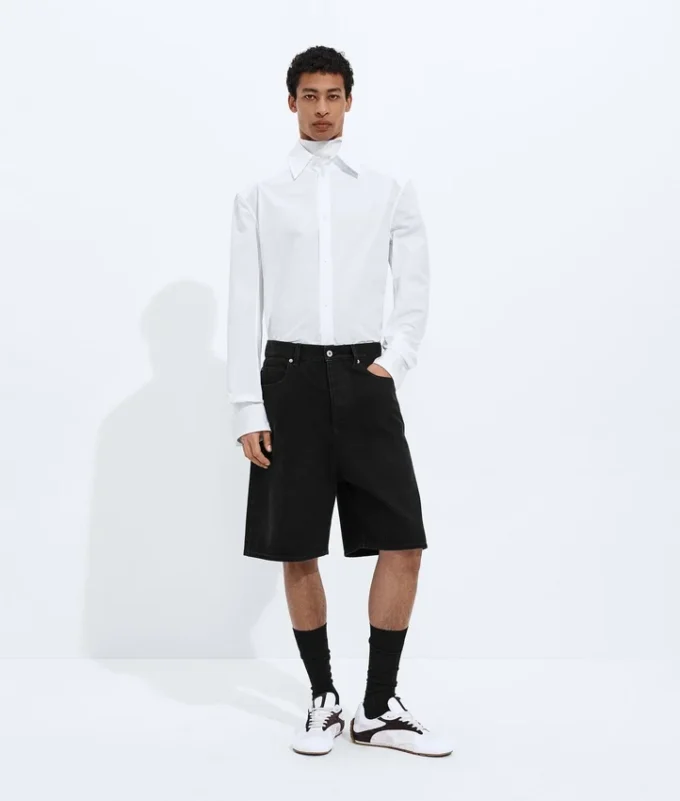Blekta svarta jeansshorts Blekta svarta jeansshorts