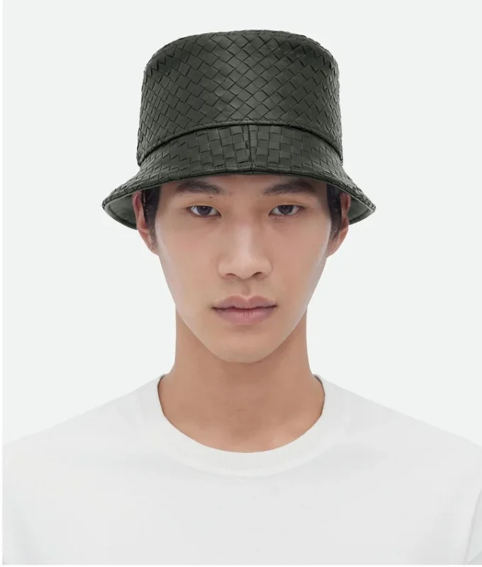 Bucket hat i Intrecciato-läder Bucket hat i Intrecciato-läder
