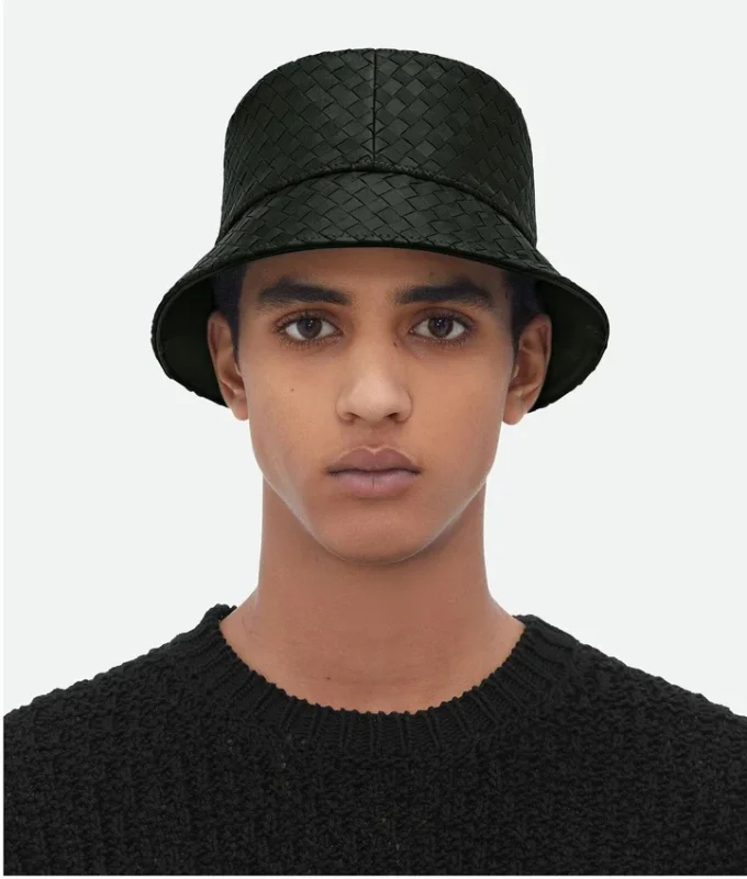 Bucket hat i Intrecciato-läder Bucket hat i Intrecciato-läder