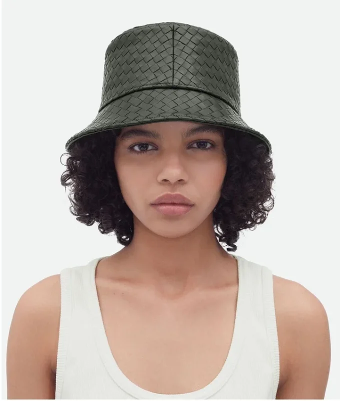 Bucket hat i Intrecciato-läder Bucket hat i Intrecciato-läder