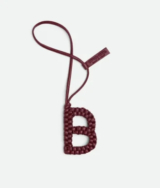 Charm i form av bokstaven B Charm i form av bokstaven B