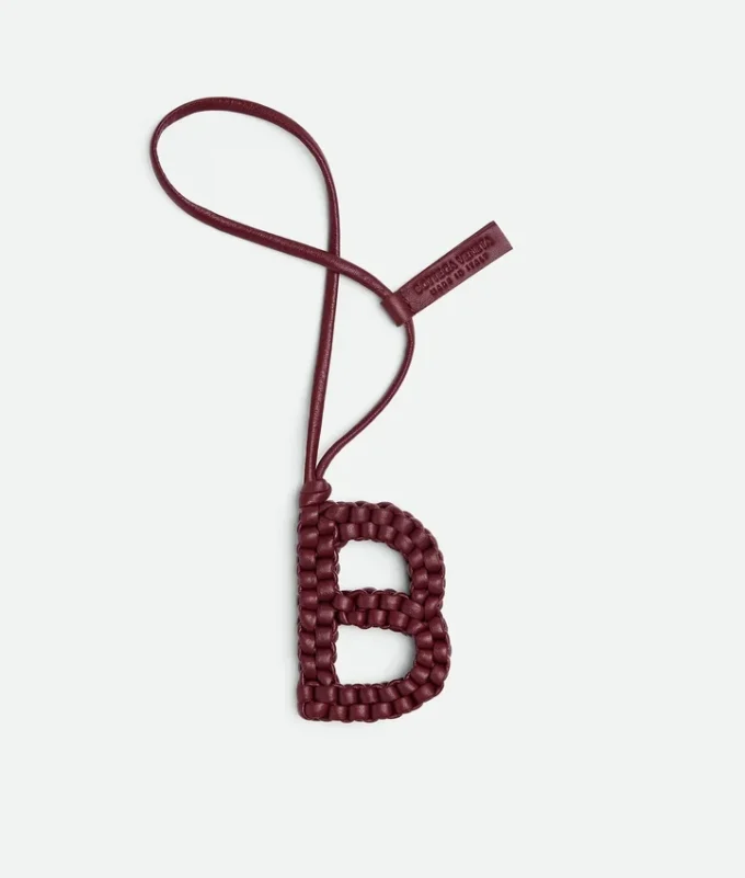 Charm i form av bokstaven B Charm i form av bokstaven B