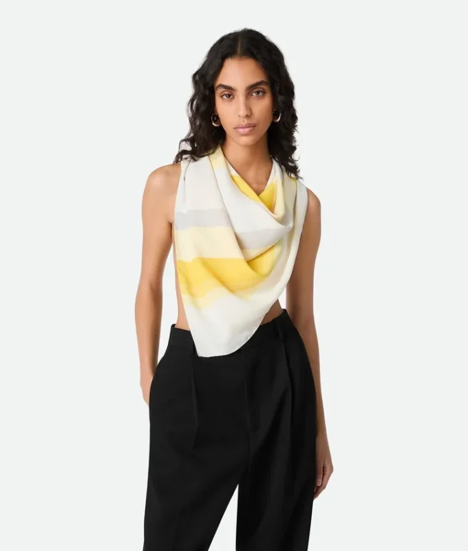 Foulard i randig silketwill Foulard i randig silketwill