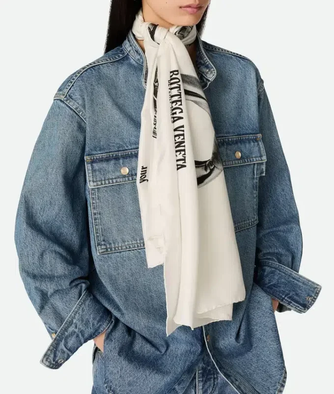 Foulard i tryckt silkestwill Foulard i tryckt silkestwill