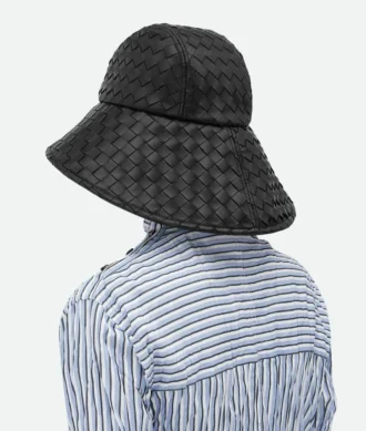 Intrecciato-hatt i läder
