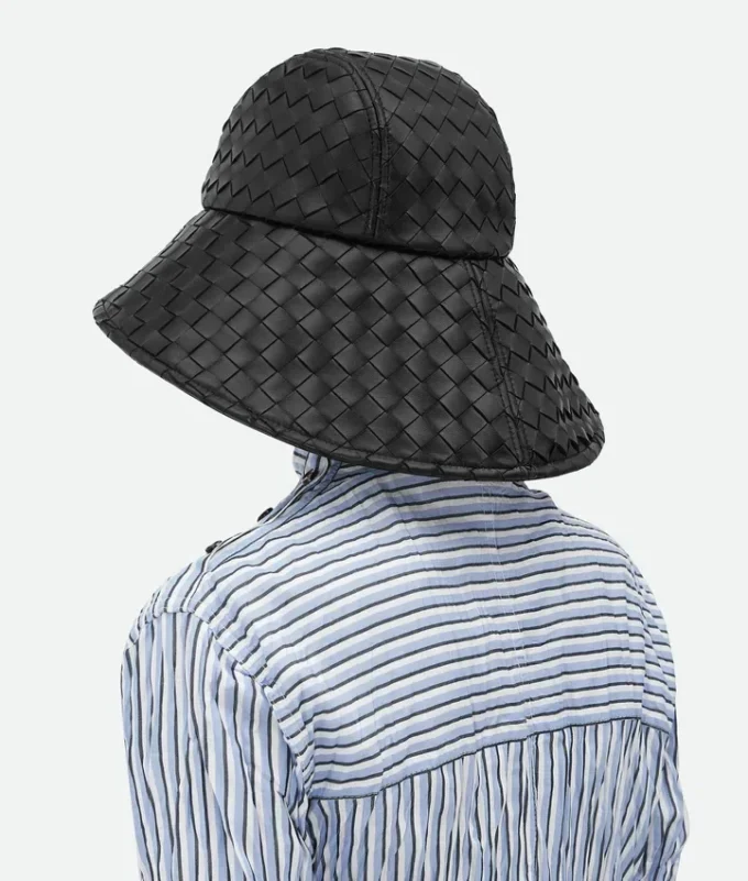 Intrecciato-hatt i läder Intrecciato-hatt i läder
