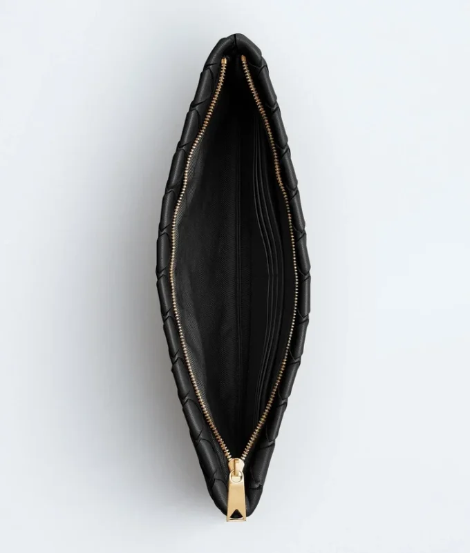 Intrecciato liten platt Pouch Intrecciato liten platt Pouch