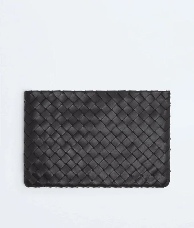 Intrecciato Medium platt Pouch Intrecciato Medium platt Pouch