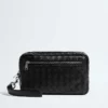 Intrecciato-pouch med handledsrem Intrecciato-pouch med handledsrem