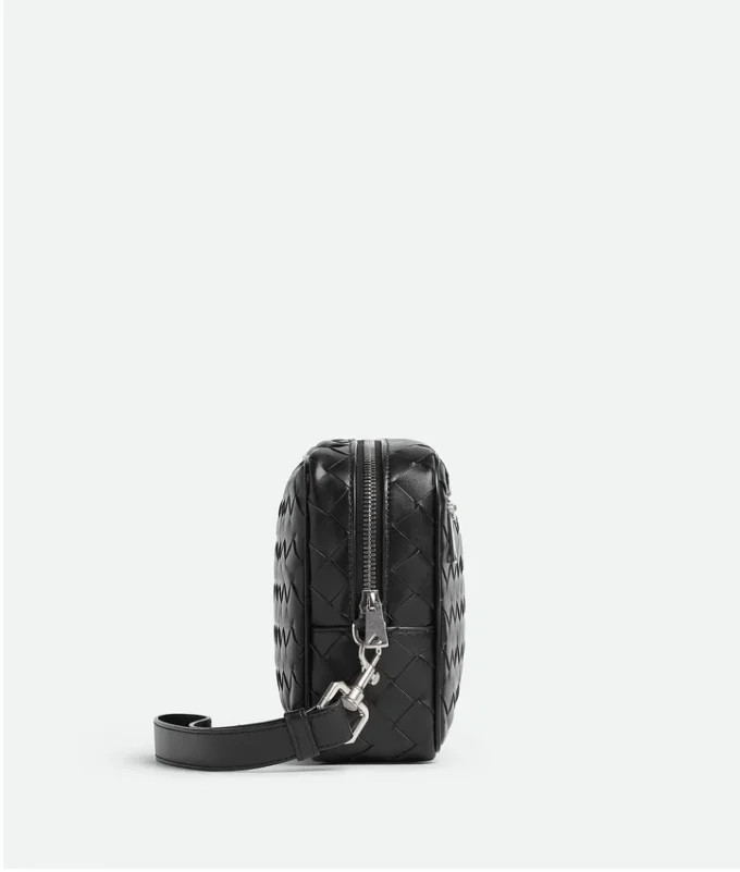 Intrecciato-pouch med handledsrem Intrecciato-pouch med handledsrem