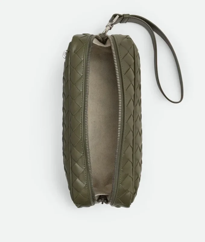 Intrecciato-pouch med handledsrem Intrecciato-pouch med handledsrem