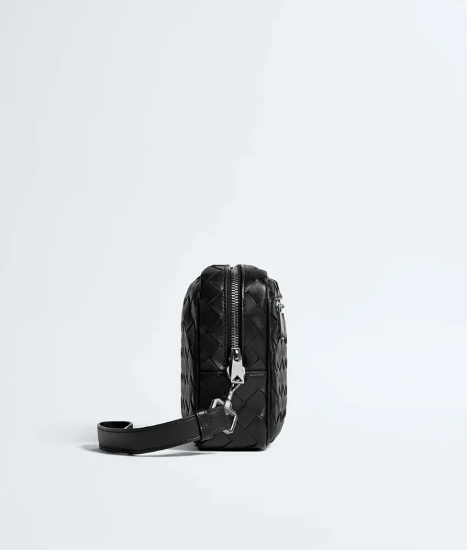 Intrecciato-pouch med handledsrem Intrecciato-pouch med handledsrem