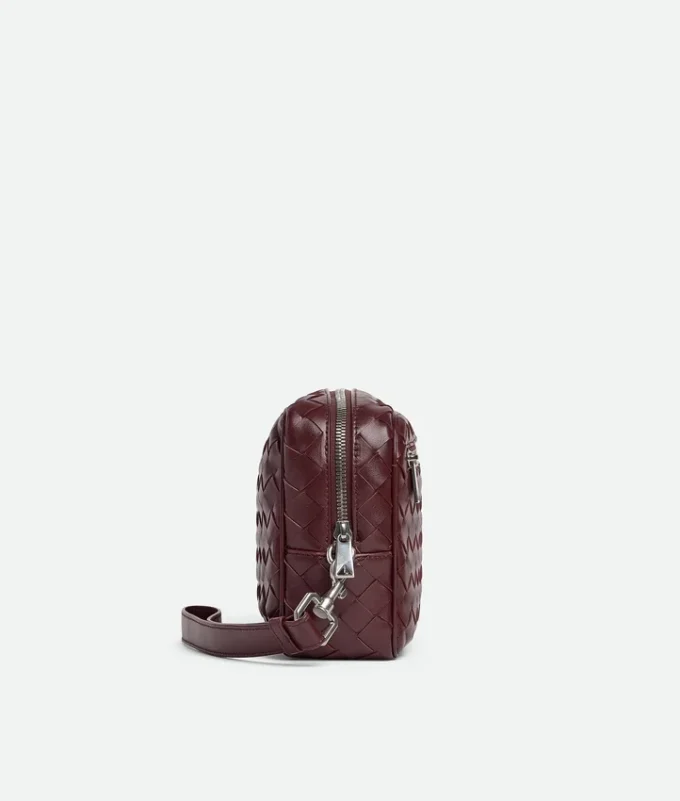 Intrecciato-pouch med handledsrem Intrecciato-pouch med handledsrem