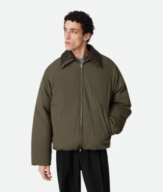 Jacka i tekniskt nylon