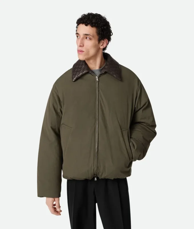 Jacka i tekniskt nylon