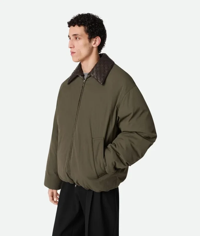 Jacka i tekniskt nylon