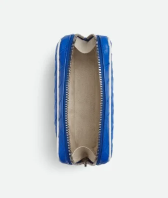 Liten Intrecciato-pouch med dragkedja