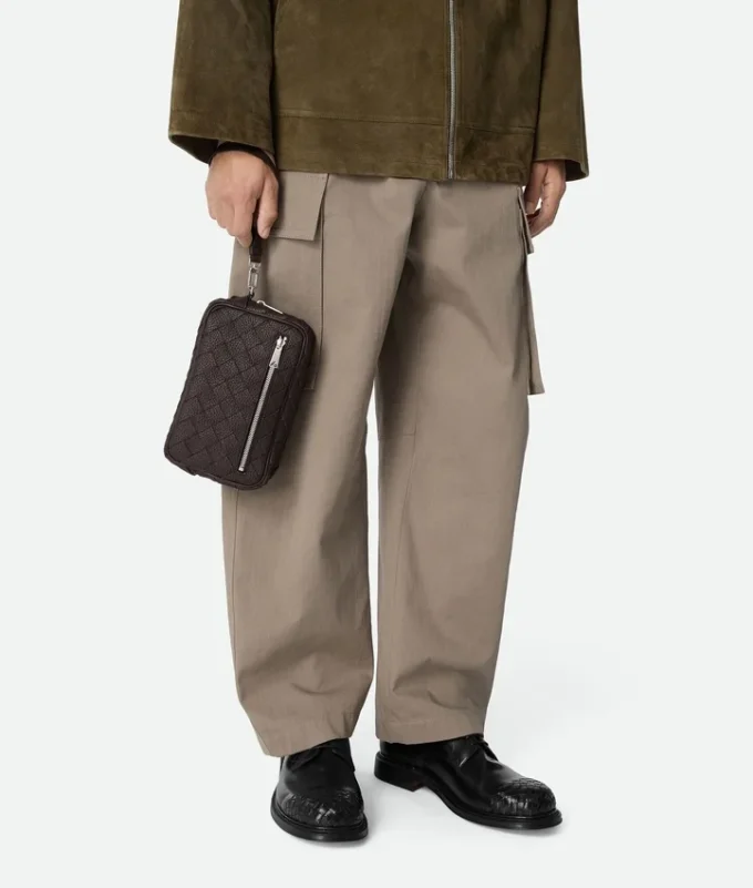 Liten Intrecciato-pouch med handledsrem Liten Intrecciato-pouch med handledsrem