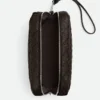 Liten Intrecciato-pouch med handledsrem Liten Intrecciato-pouch med handledsrem