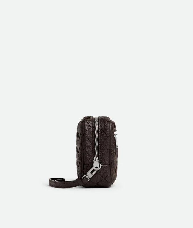 Liten Intrecciato-pouch med handledsrem Liten Intrecciato-pouch med handledsrem
