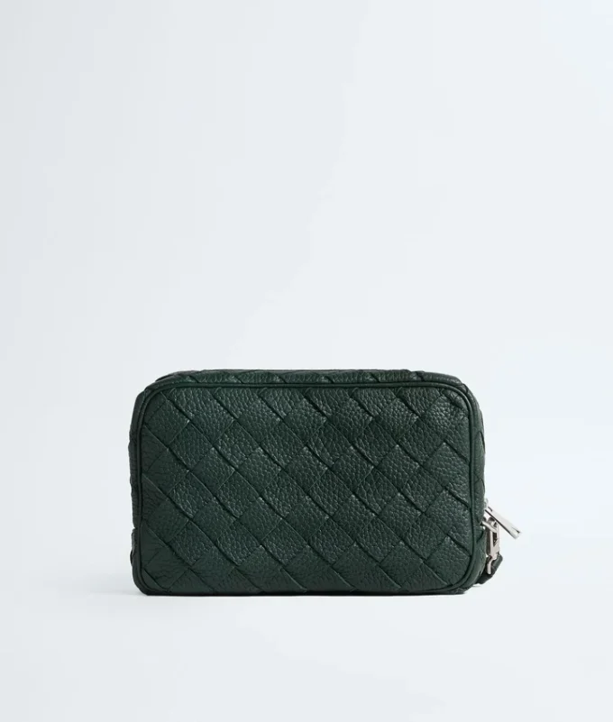 Liten Intrecciato-pouch med handledsrem Liten Intrecciato-pouch med handledsrem