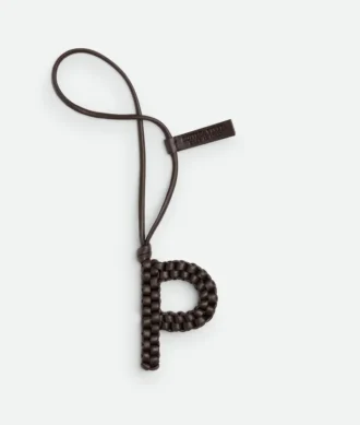 Charm i form af bokstaven P Charm i form af bokstaven P