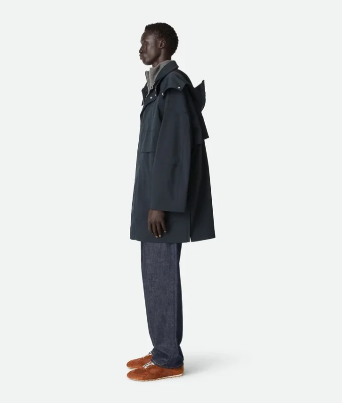 Parkas med huva i bonded tech-ull Parkas med huva i bonded tech-ull