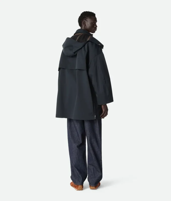 Parkas med huva i bonded tech-ull Parkas med huva i bonded tech-ull