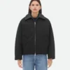 Pufferjacka i teknisk nylon Pufferjacka i teknisk nylon