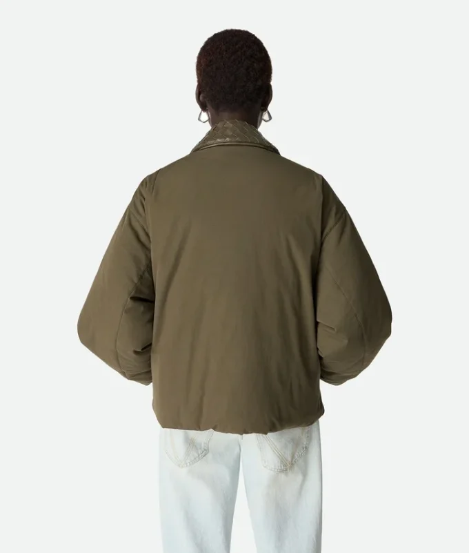 Pufferjacka i teknisk nylon Pufferjacka i teknisk nylon