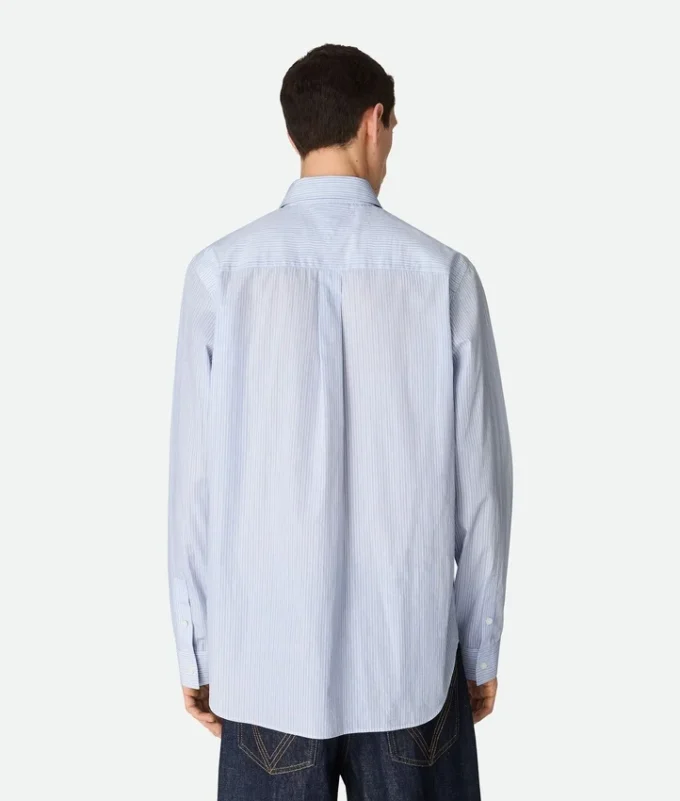 Randig skjorta i bomullspoplin Randig skjorta i bomullspoplin