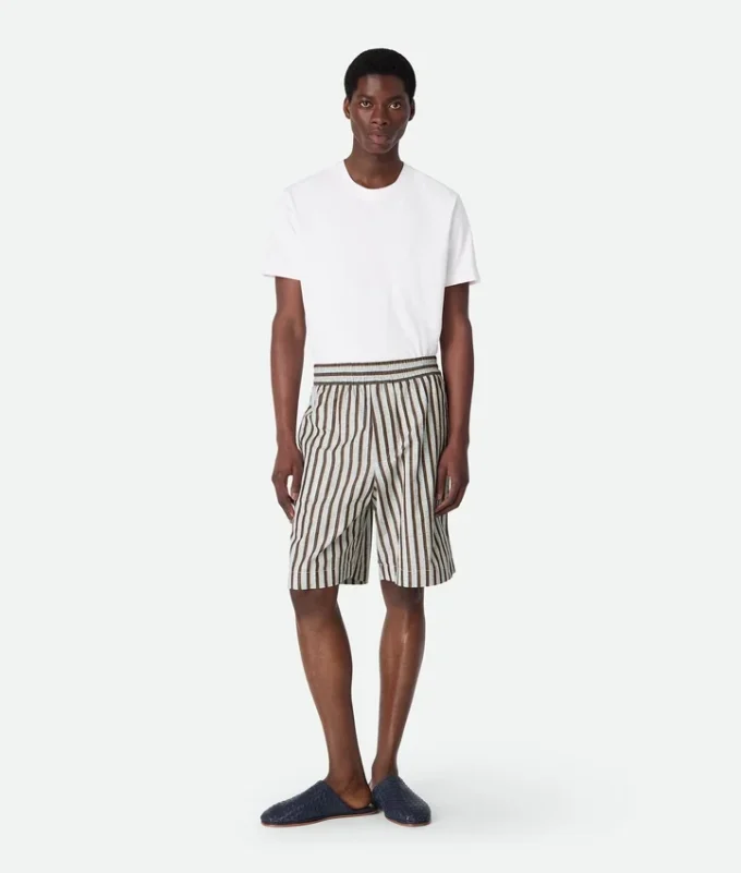 Randiga shorts i bomull och linne Randiga shorts i bomull och linne
