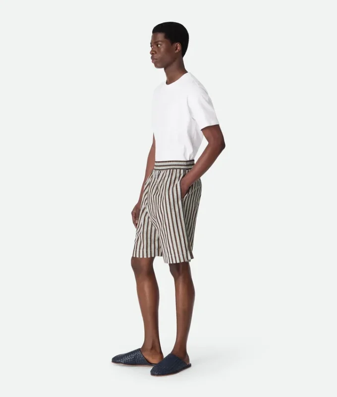 Randiga shorts i bomull och linne Randiga shorts i bomull och linne