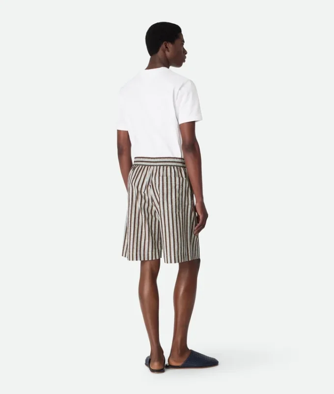 Randiga shorts i bomull och linne Randiga shorts i bomull och linne