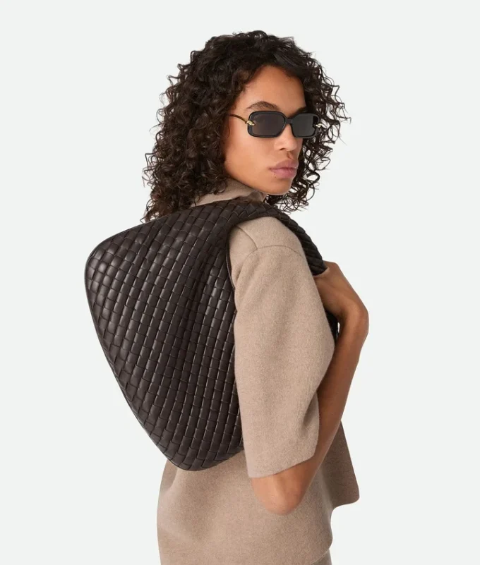Rektangulära solglasögon med knut Rektangulära solglasögon med knut