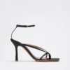 Sandaler med stretchrem Sandaler med stretchrem