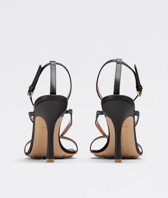 Sandaler med stretchrem Sandaler med stretchrem