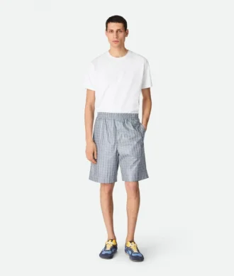 Shorts i tryckt läder