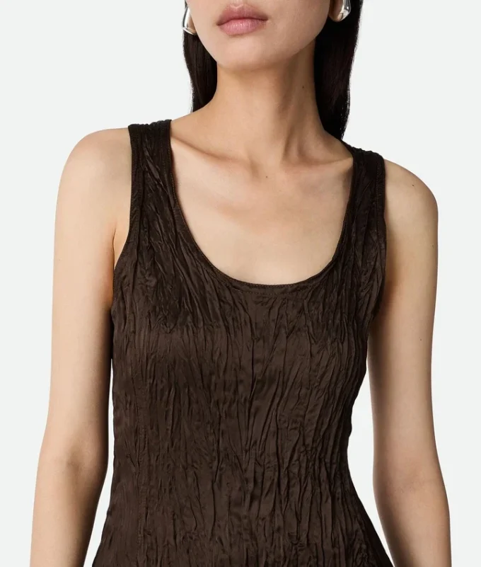 Tanktop i skrynklig viskosatinsatin Tanktop i skrynklig viskosatinsatin