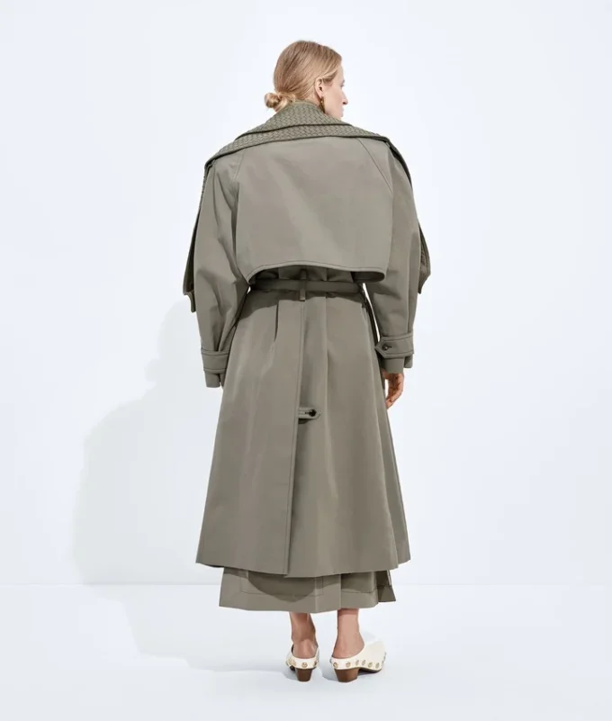 Trenchcoat i bomulls- och silkegabardin Trenchcoat i bomulls- och silkegabardin