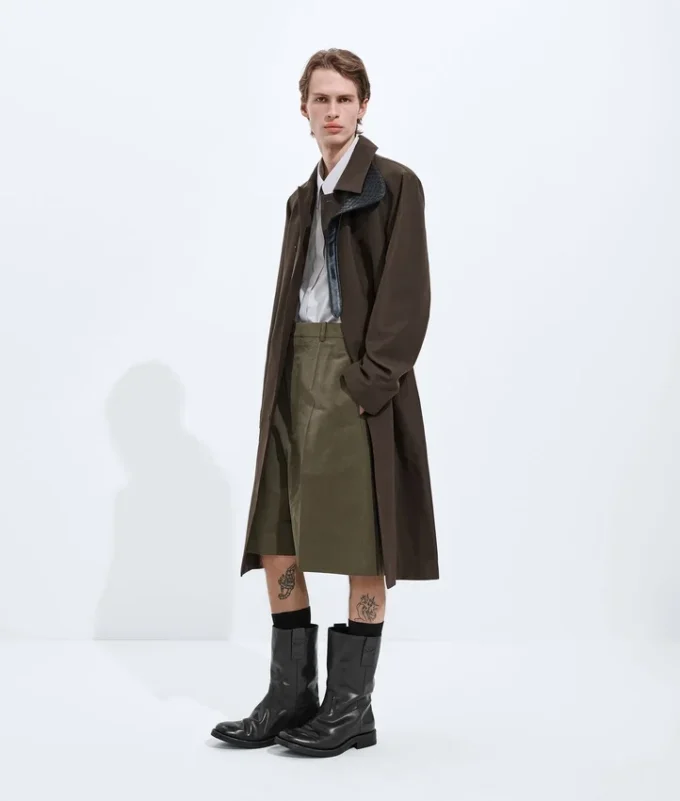 Trenchcoat i siden och nylon