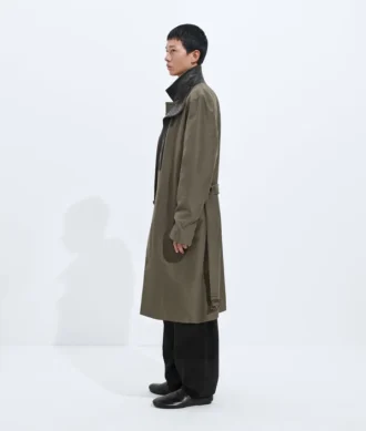 Trenchcoat i siden och nylon
